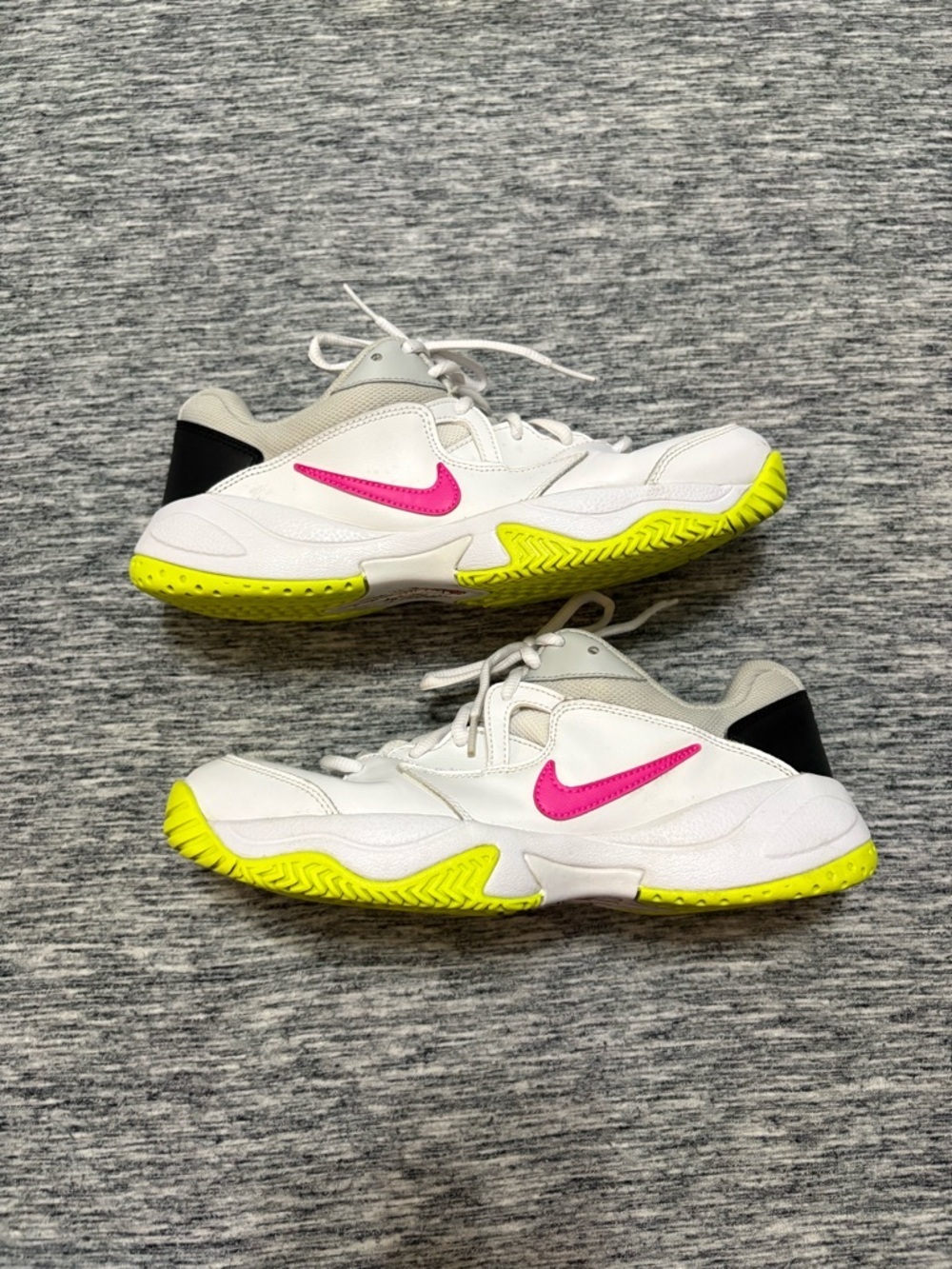Nike Court Lite 2 Vintage-Looking Sneakers Ladies Size 10